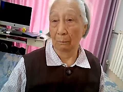 Elderly Chinese Grannie Gets Intermittent